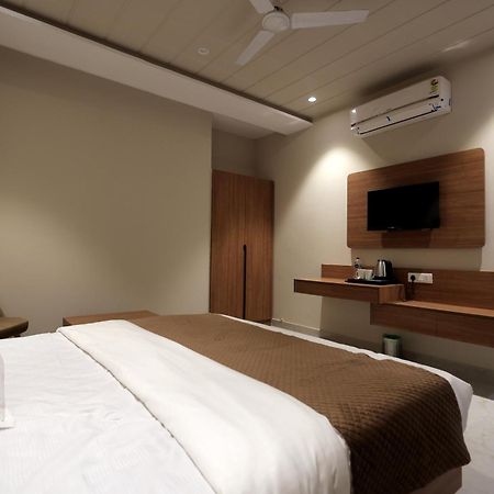 Hotel Regal Palm Moradabad Exterior photo