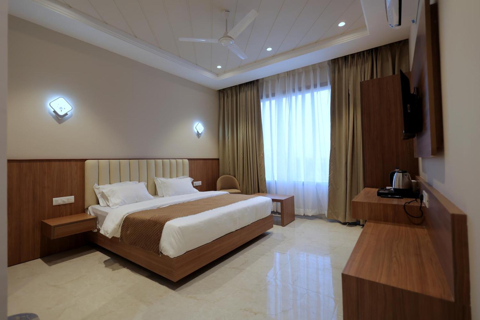 Hotel Regal Palm Moradabad Exterior photo